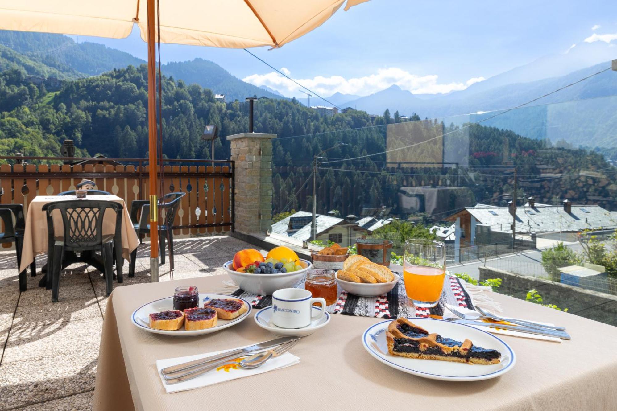 Hotel Biancospino Lanzada 外观 照片